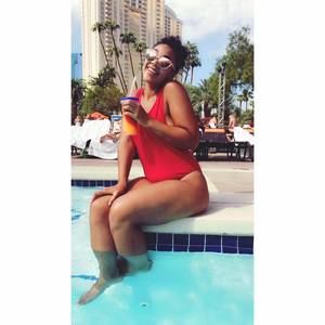 Meet your Posher, Dominique